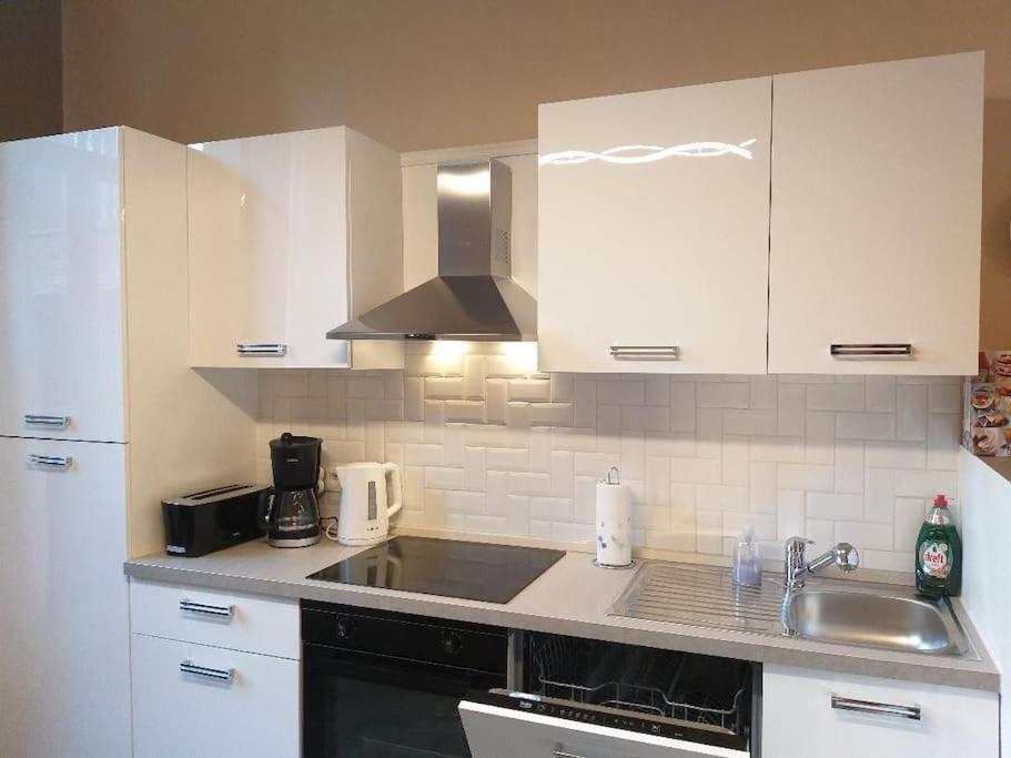 דינאן Appartement The View מראה חיצוני תמונה